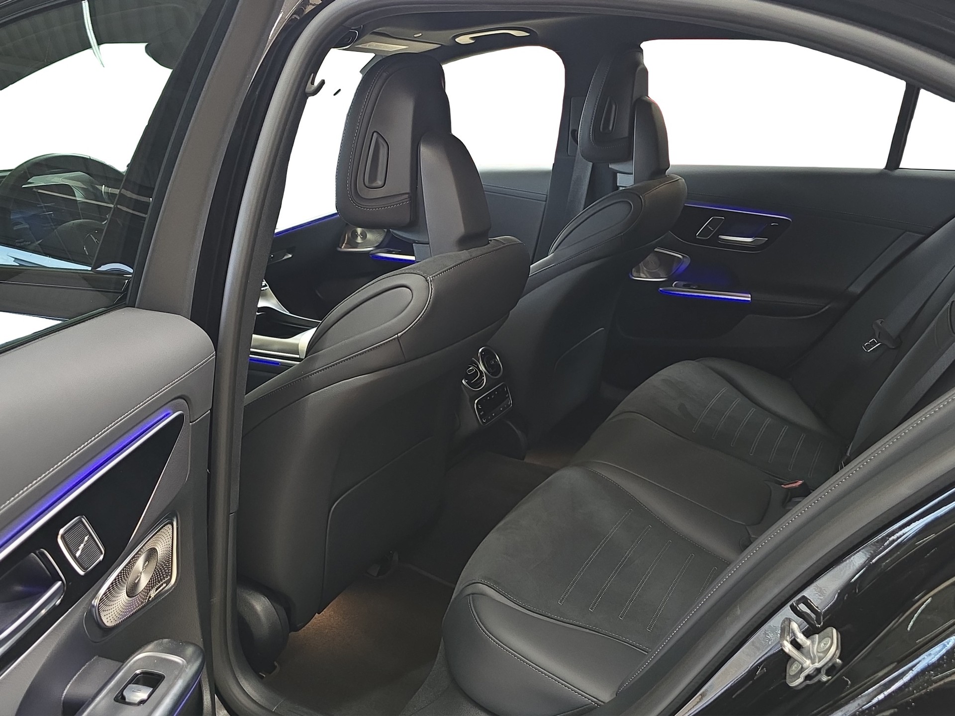 MERCEDES-BENZ C 200 4 Matic-image-9