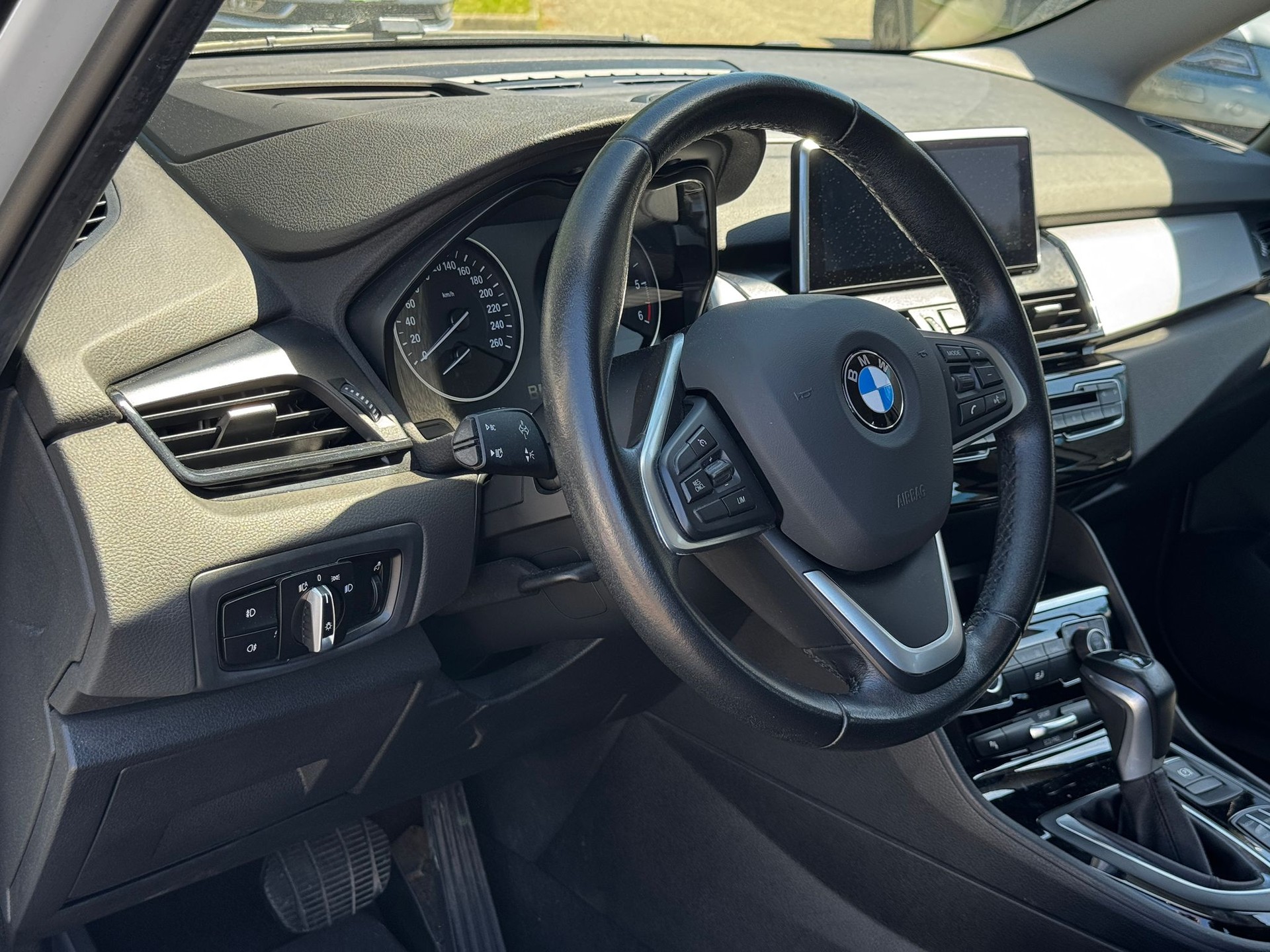 BMW 218d xDrive Gran Tourer Steptronic-image-11