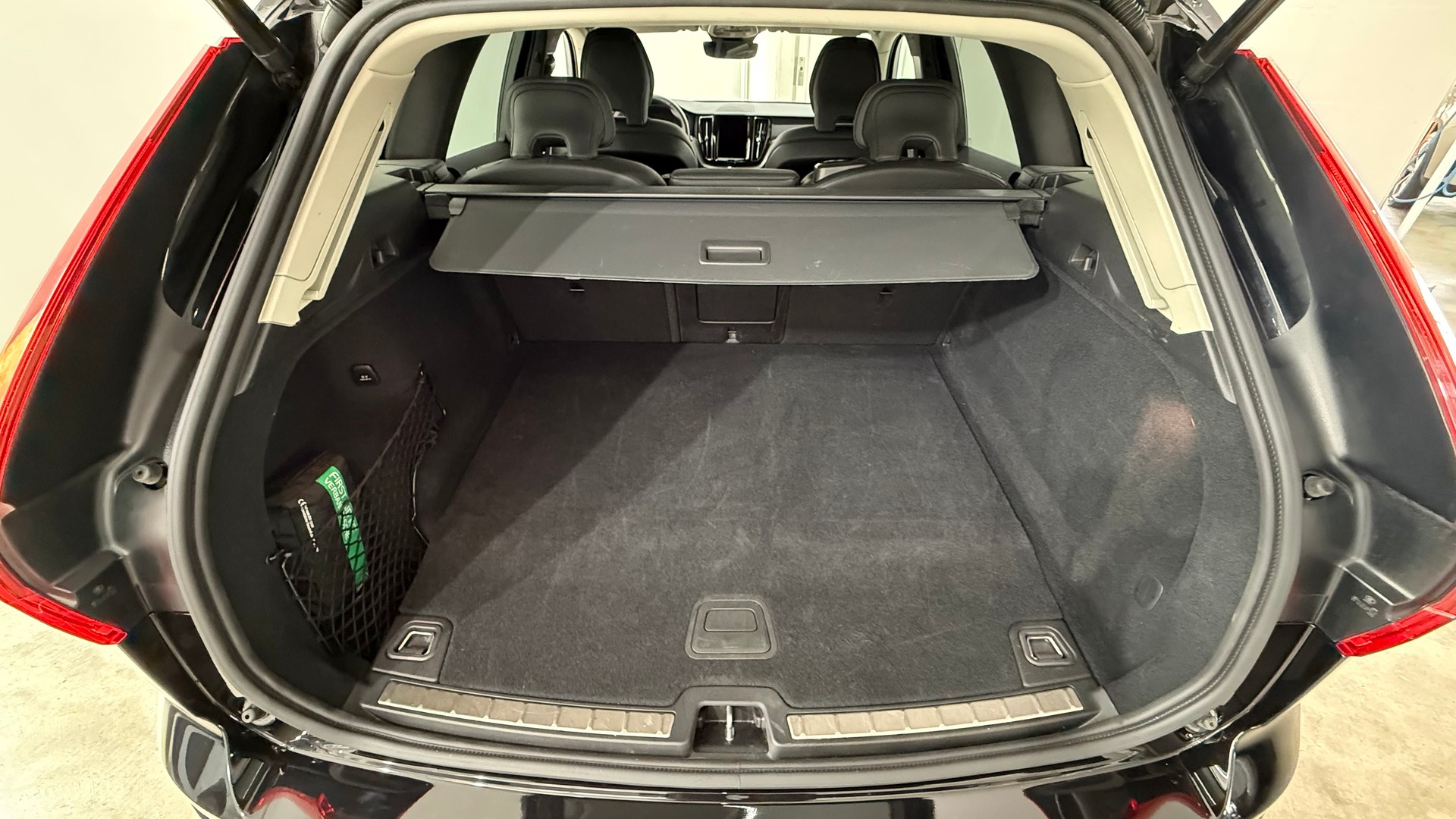 VOLVO XC60 2.0 T6 TE Plus Dark eAWD-image-14