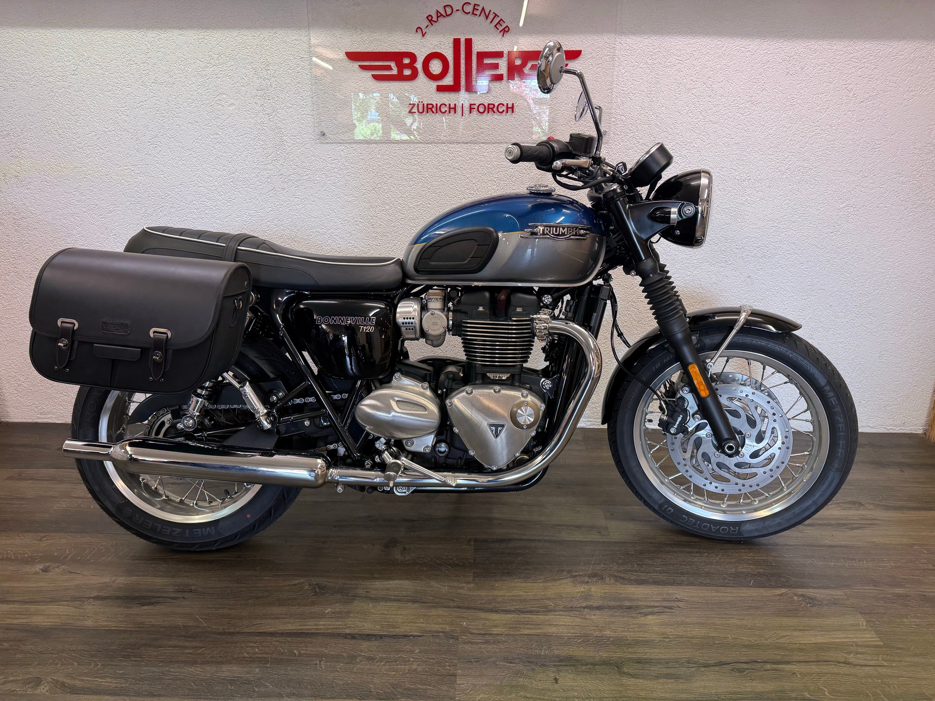 TRIUMPH Bonneville T120-showroom-element-1