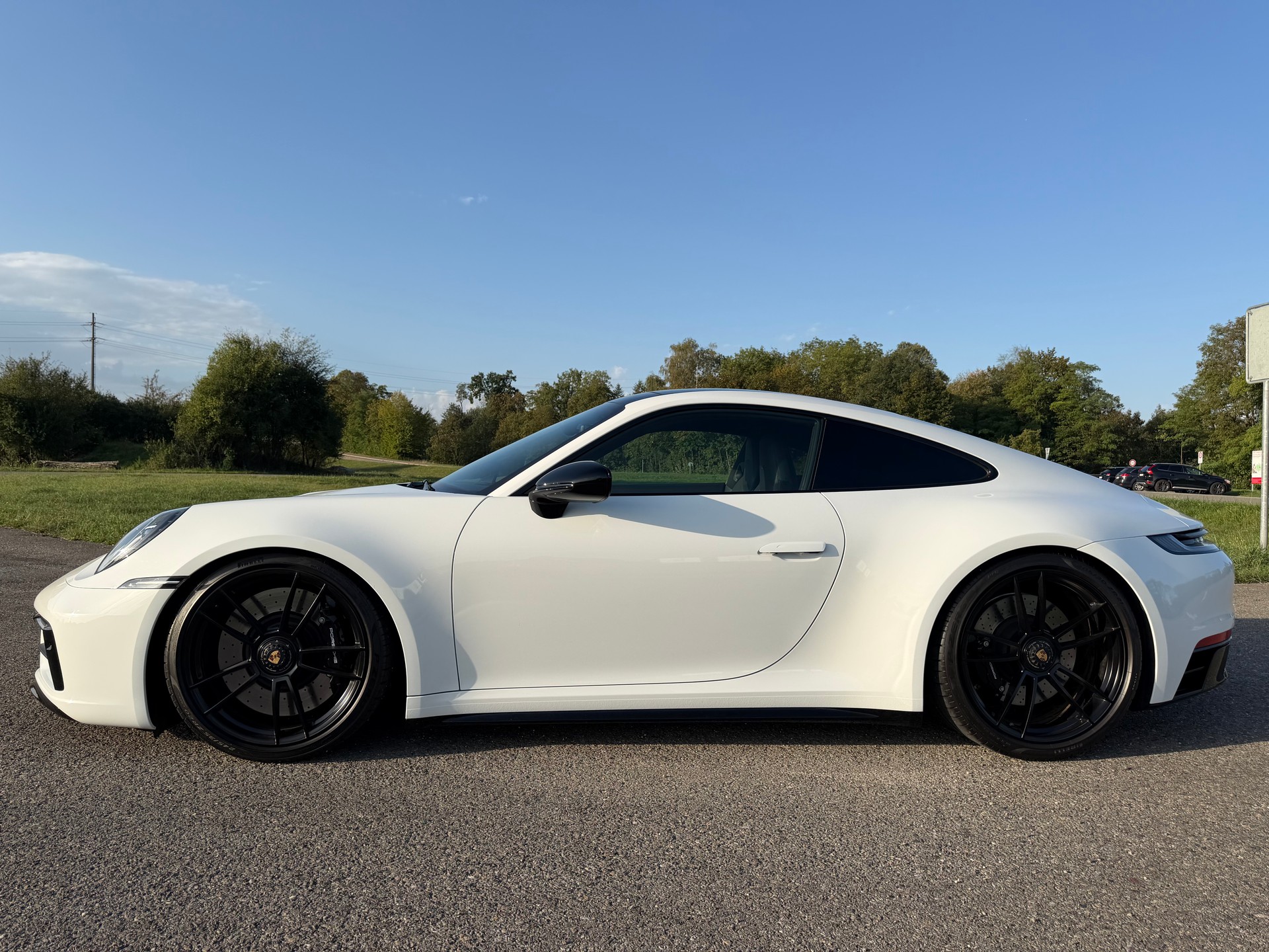 PORSCHE 911 Carrera GTS-image-0