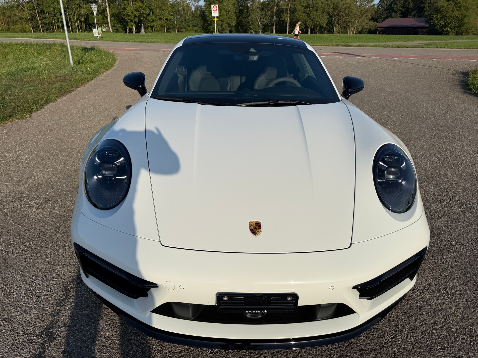 PORSCHE 911 Carrera GTS-image-5
