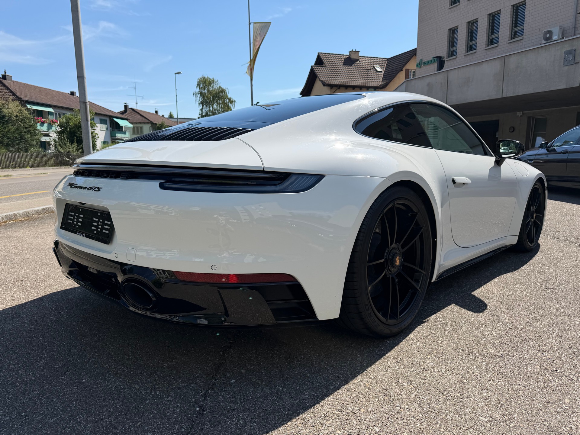 PORSCHE 911 Carrera GTS-image-20