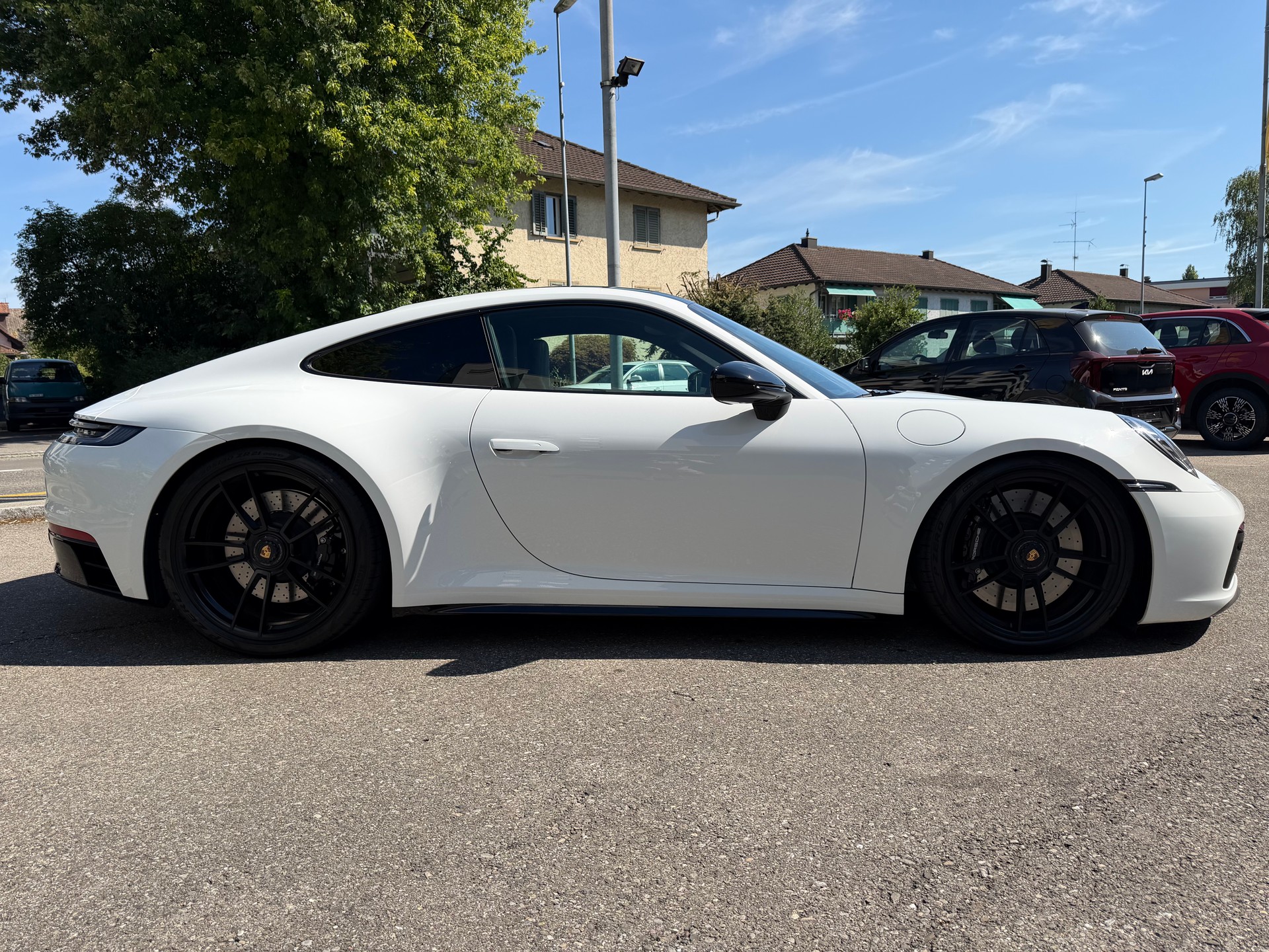 PORSCHE 911 Carrera GTS-image-21