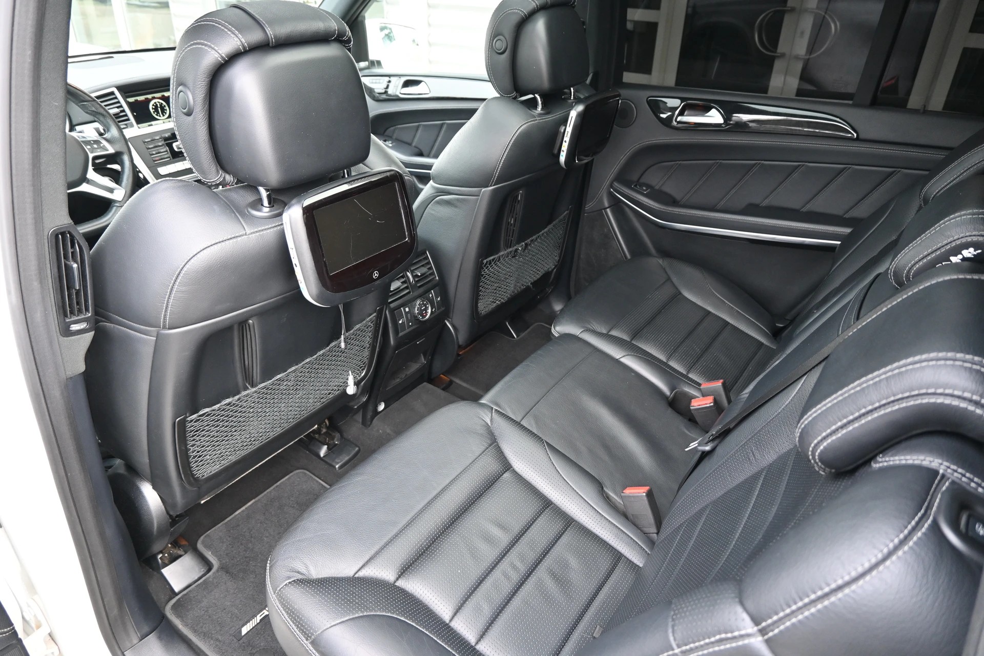 MERCEDES-BENZ GL 63 AMG 4Matic Speedshift Plus 7G-Tronic-image-14