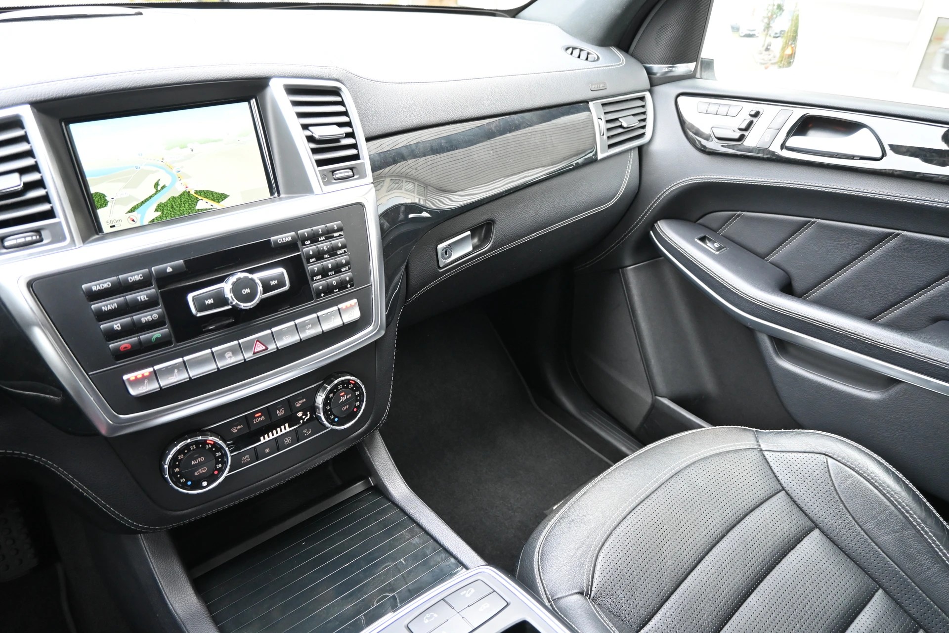 MERCEDES-BENZ GL 63 AMG 4Matic Speedshift Plus 7G-Tronic-image-19