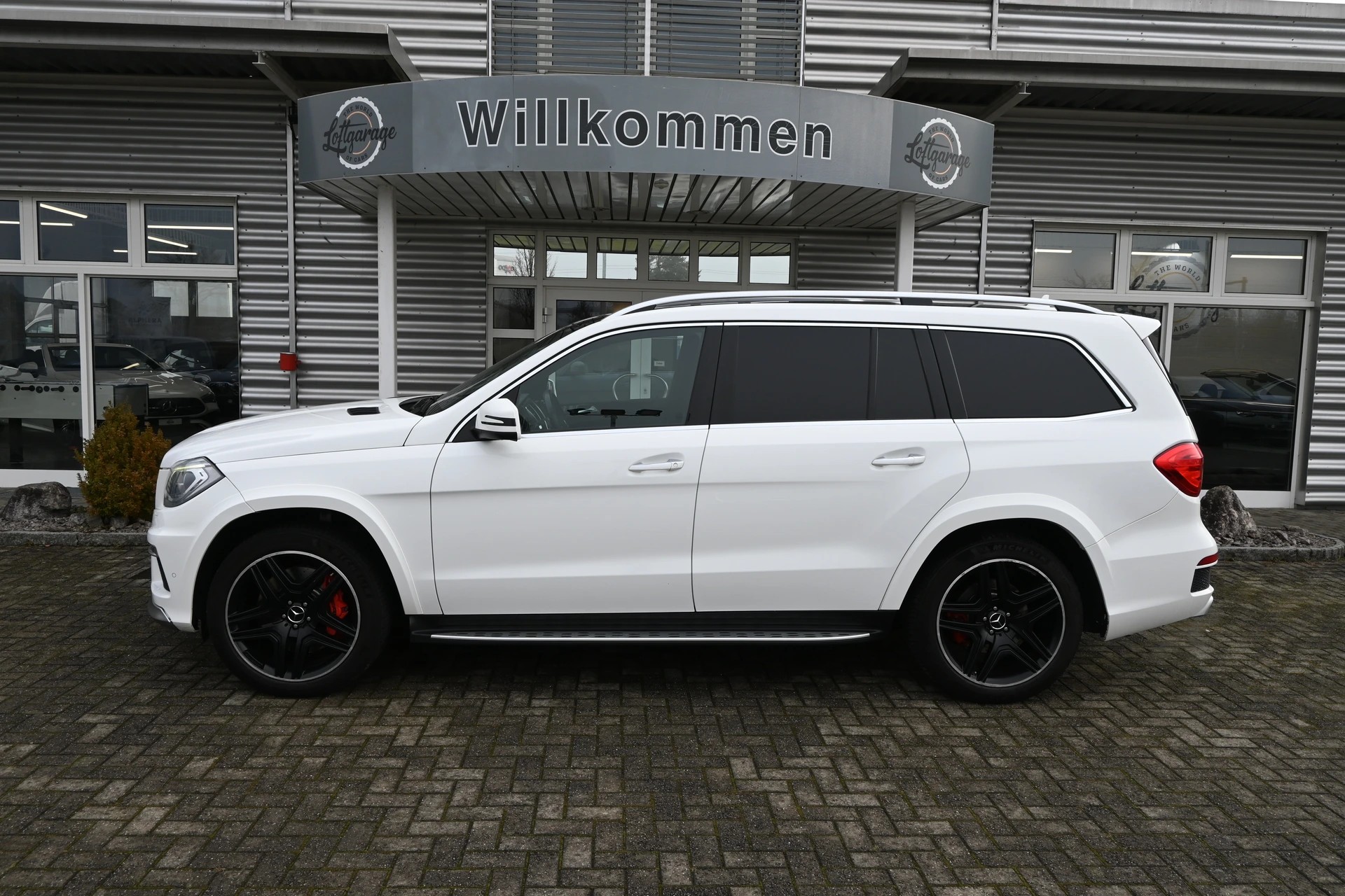 MERCEDES-BENZ GL 63 AMG 4Matic Speedshift Plus 7G-Tronic-image-5