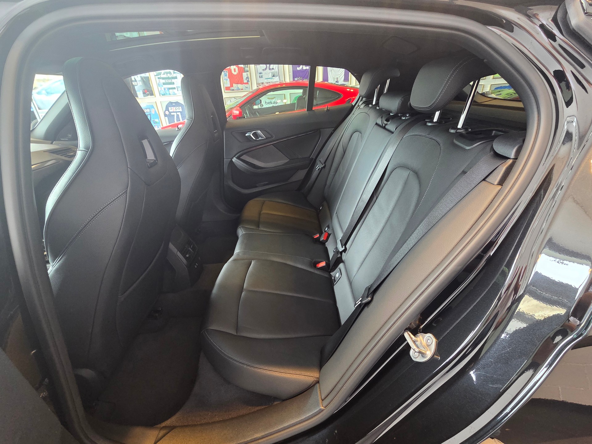 BMW M135i xDrive-image-12
