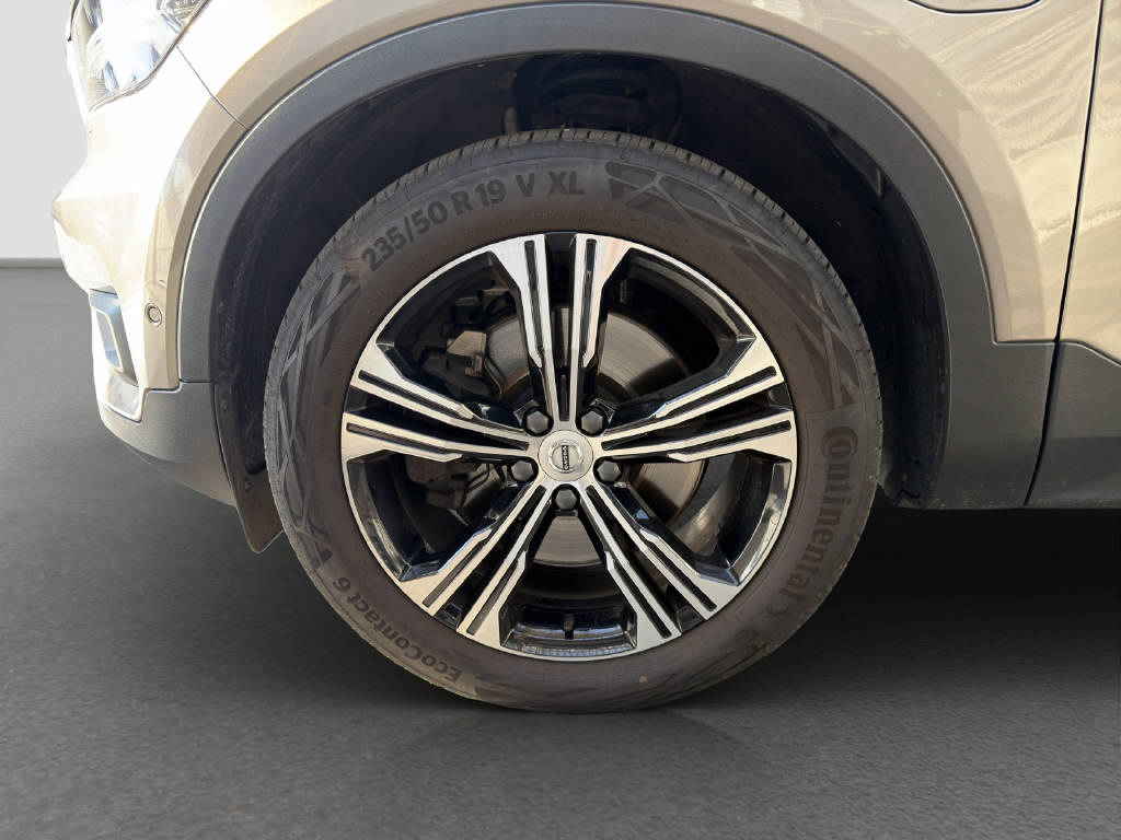 VOLVO XC40 1.5 T5 PiH Inscription-image-13