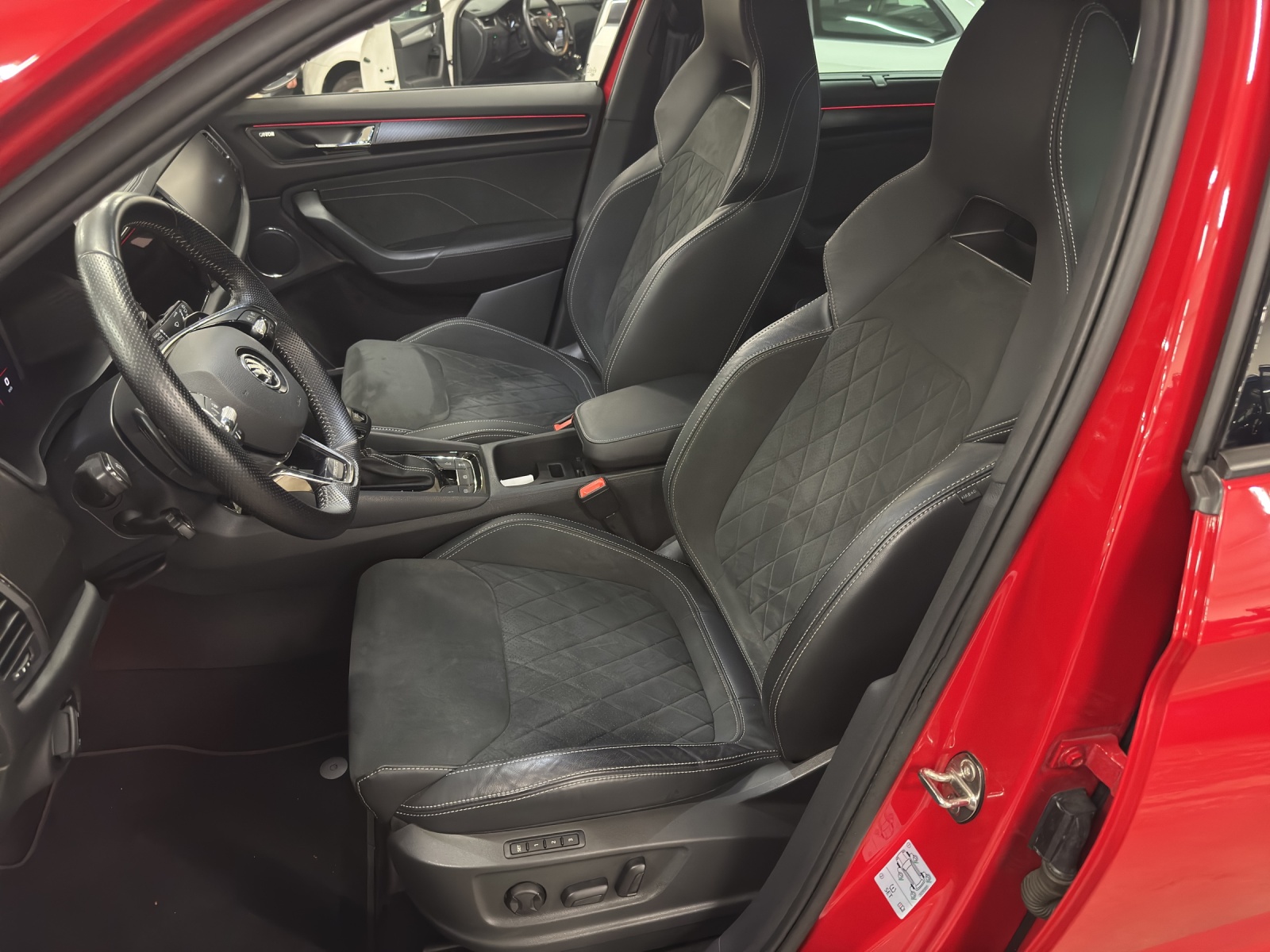 SKODA Kodiaq 2.0 TSI 4x4 SportLine-image-5