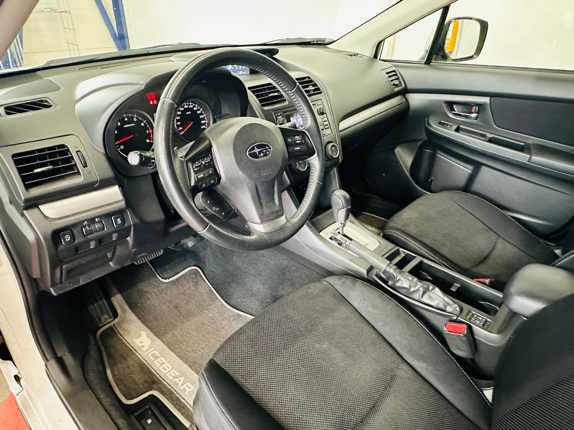 SUBARU XV 2.0 Swiss Two AWD CVT-image-13