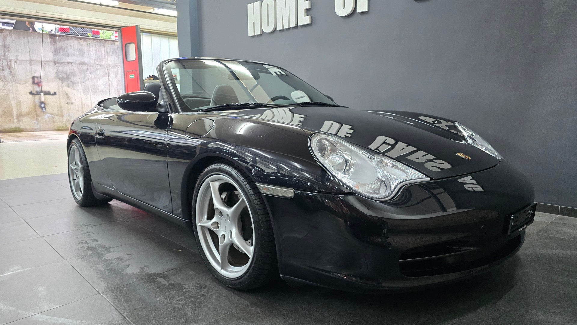PORSCHE 911 Carrera 4 Cabrio-image-19