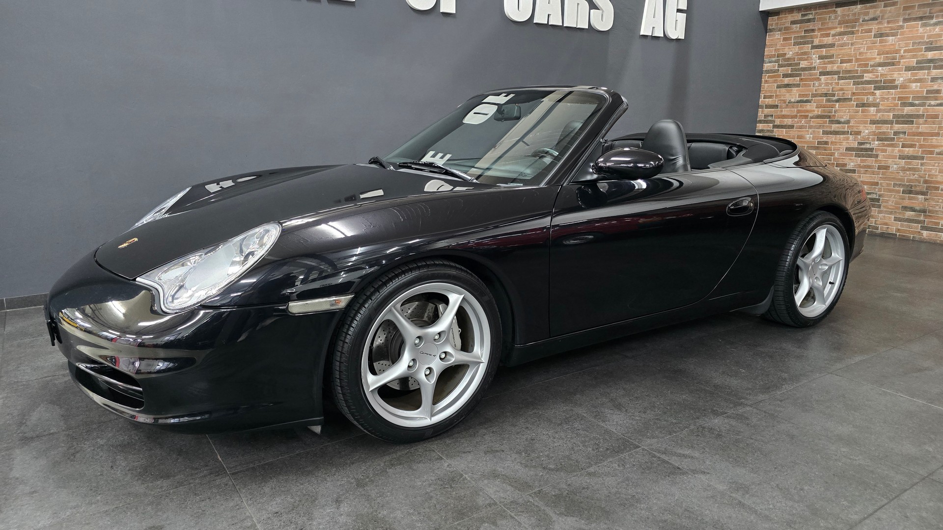 PORSCHE 911 Carrera 4 Cabrio-image-4