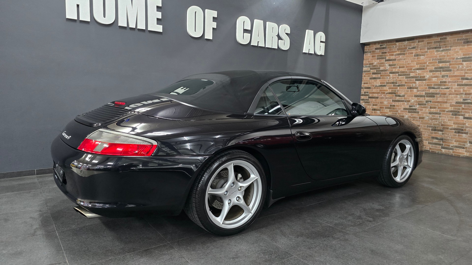 PORSCHE 911 Carrera 4 Cabrio-image-21