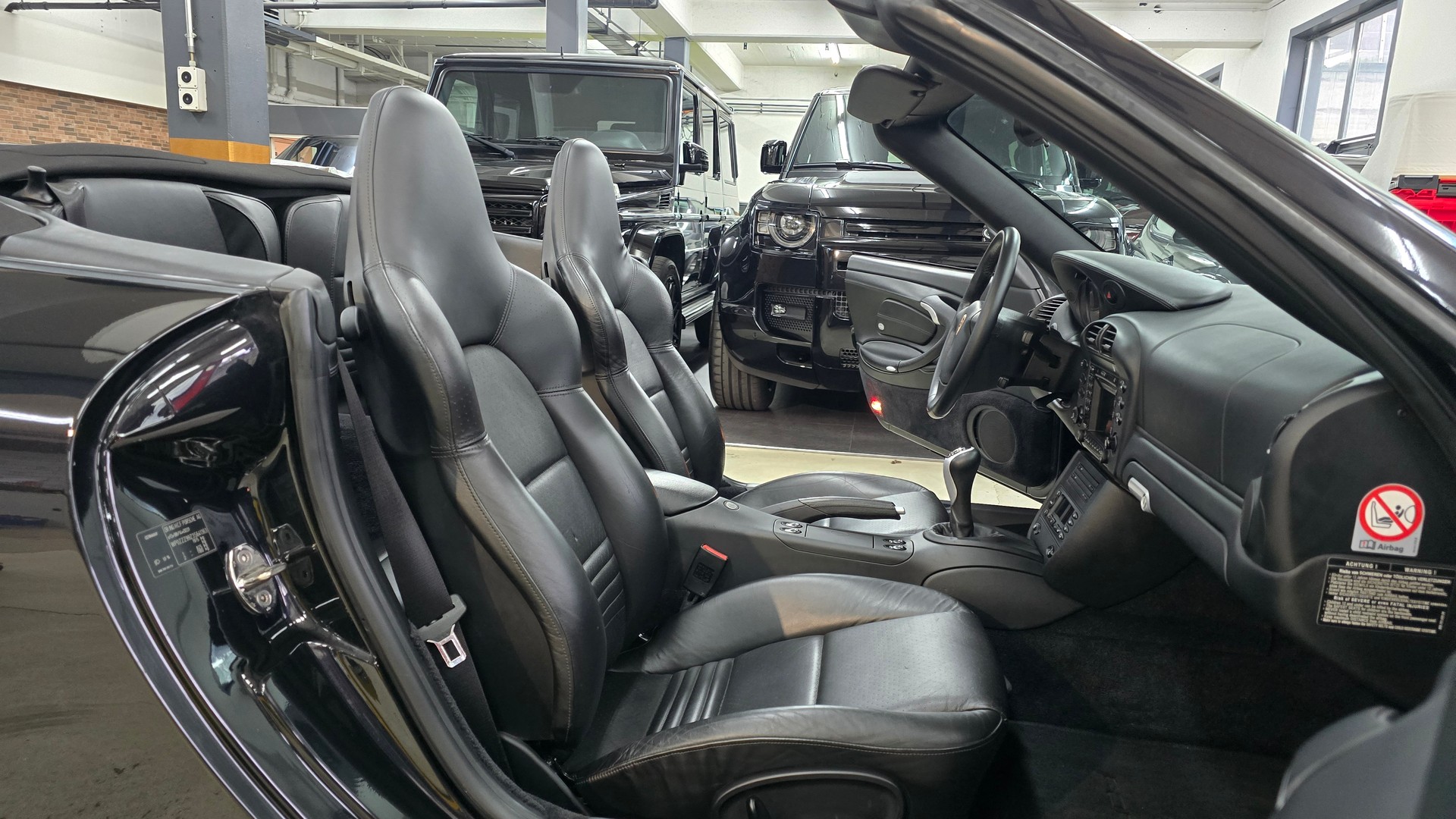 PORSCHE 911 Carrera 4 Cabrio-image-29