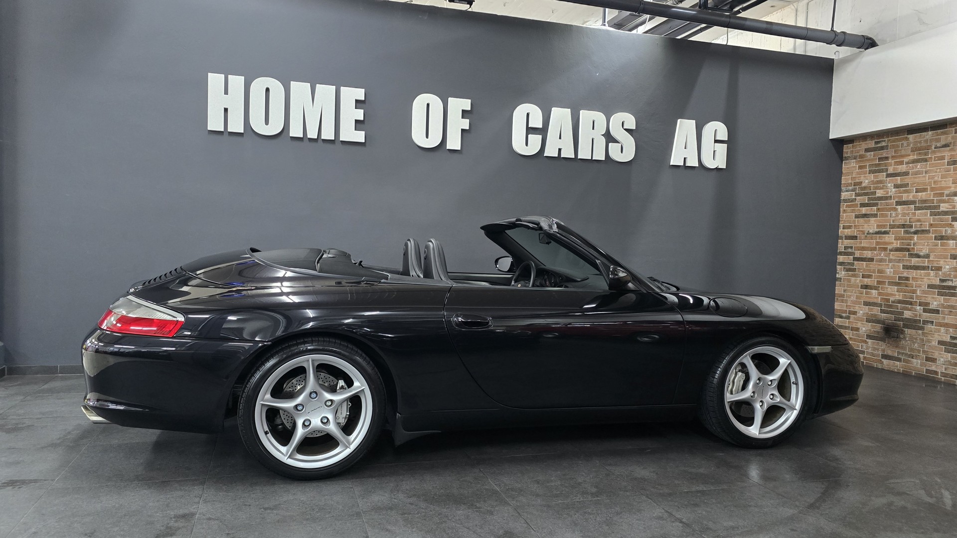 PORSCHE 911 Carrera 4 Cabrio-image-15