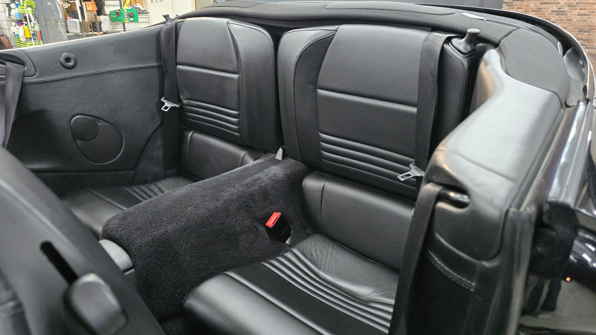 PORSCHE 911 Carrera 4 Cabrio-image-26