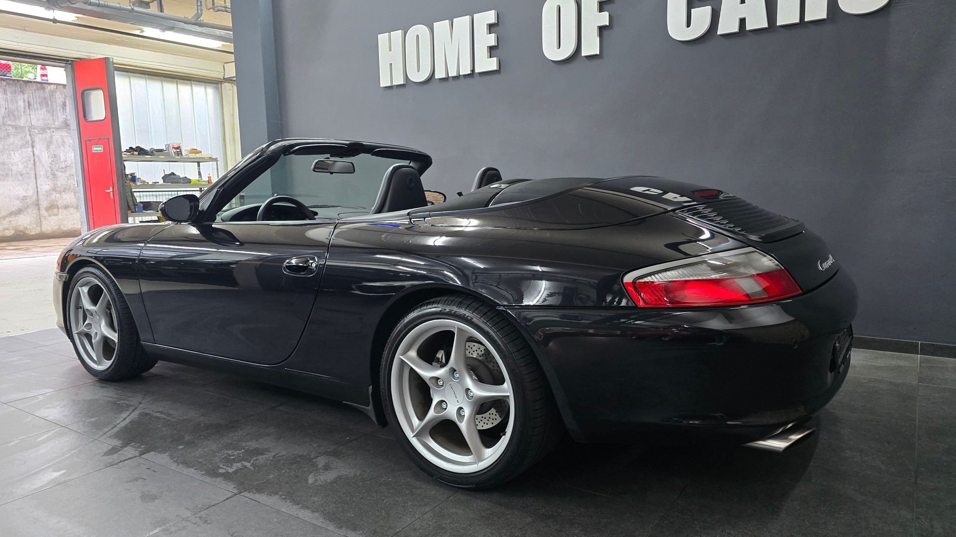 PORSCHE 911 Carrera 4 Cabrio-image-7