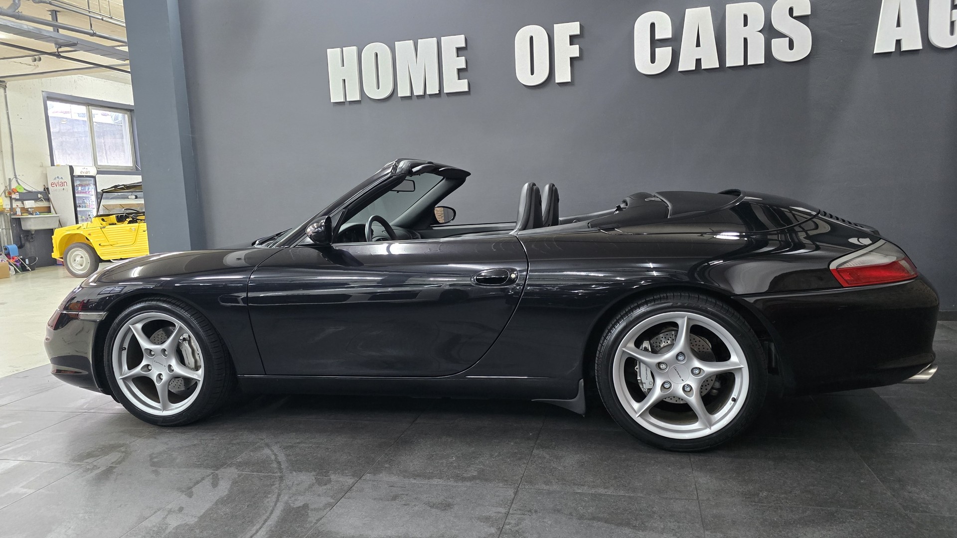 PORSCHE 911 Carrera 4 Cabrio-image-6