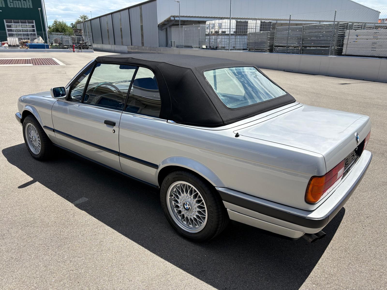 BMW 325i A Cabrio-image-1
