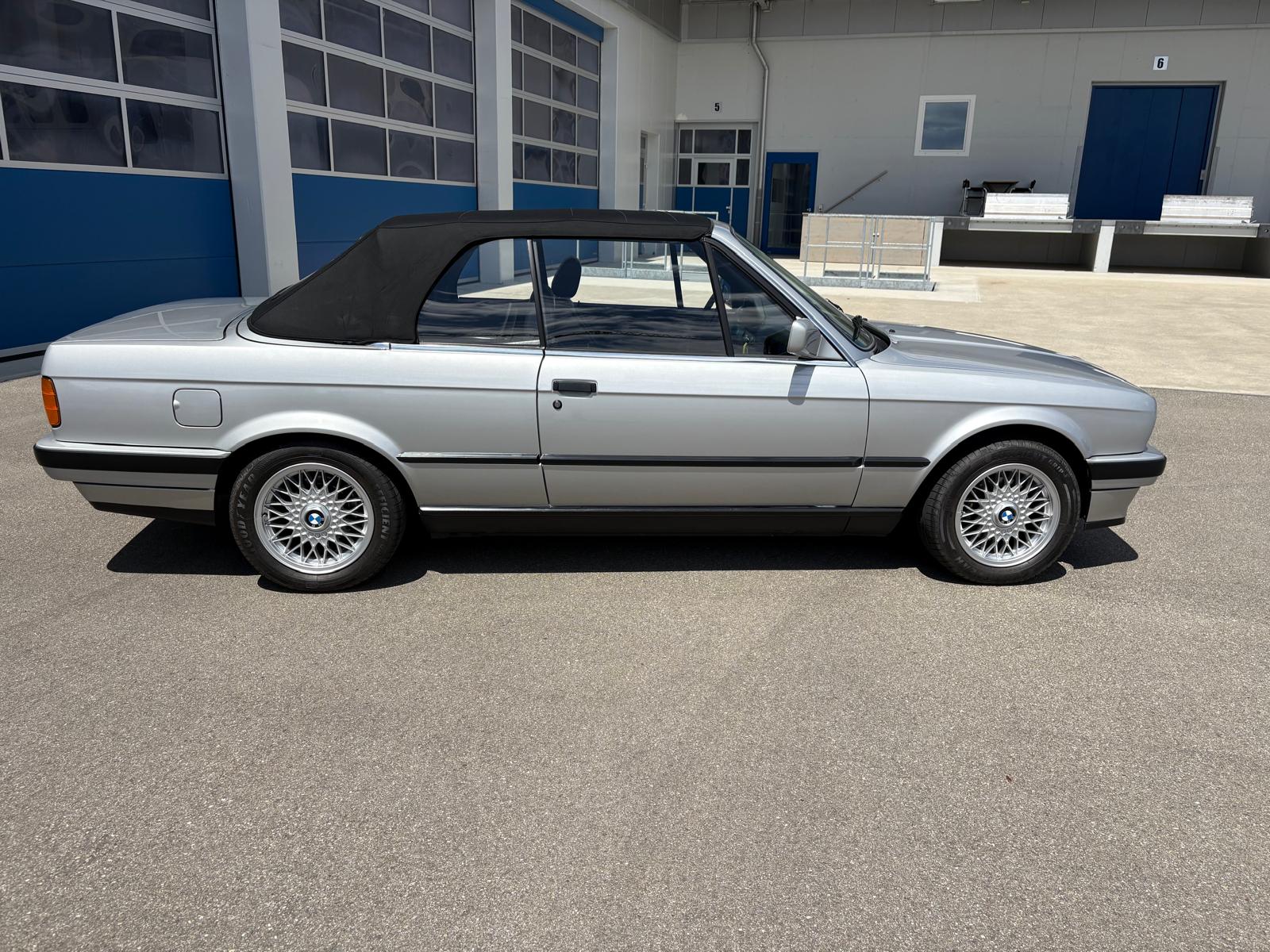 BMW 325i A Cabrio-image-3