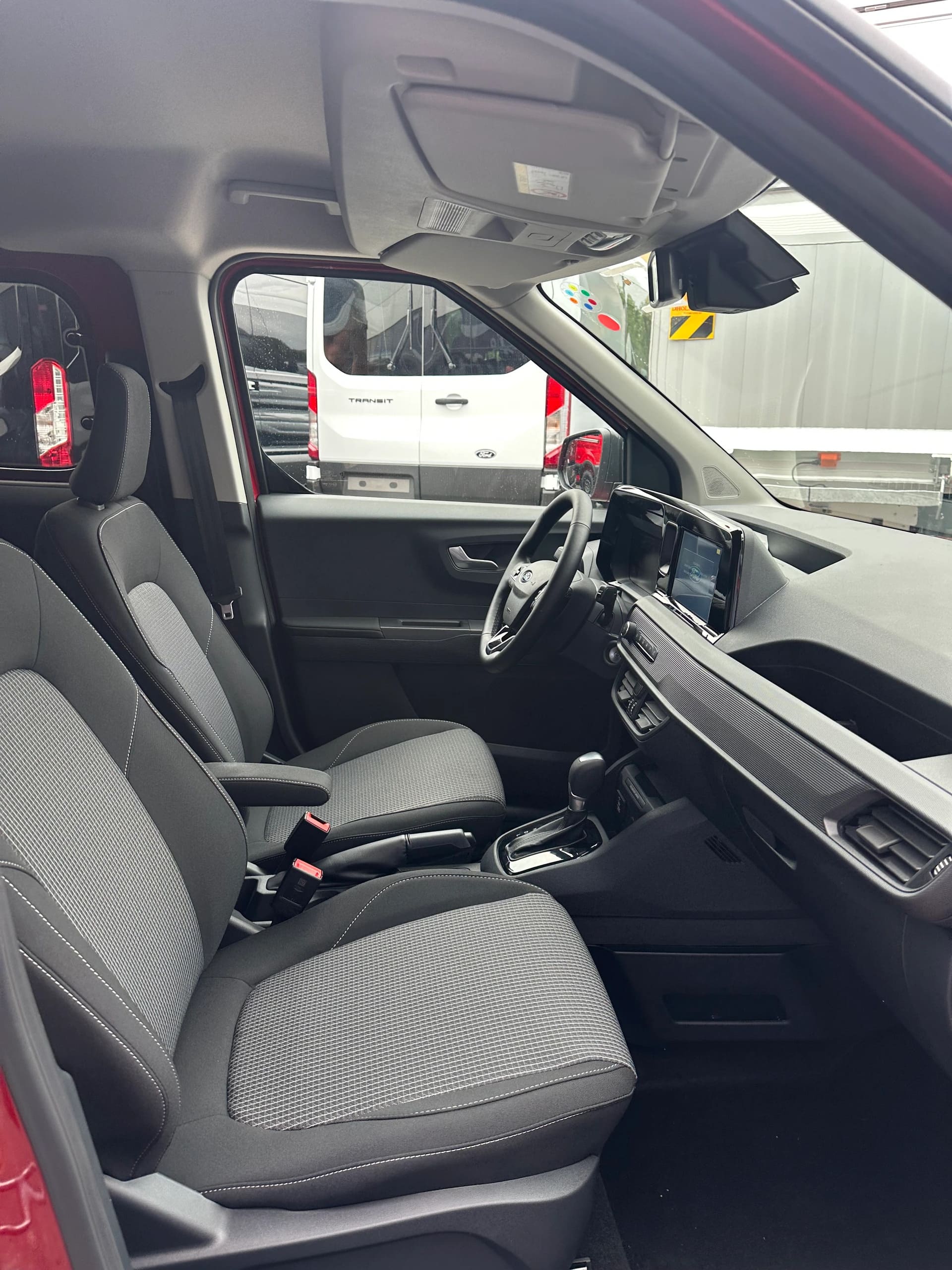 FORD Transit Courier dcab. van 1.0 Trend/125CV/Aut.-image-12