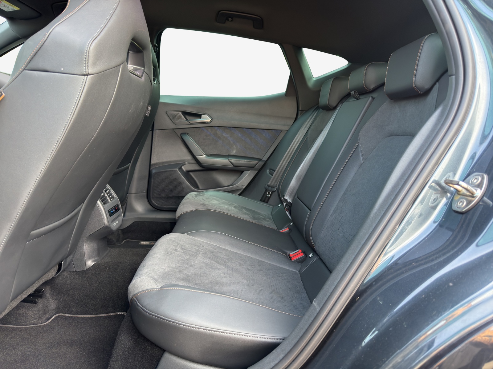 CUPRA Formentor 1.5 e-HYBRID pHEV VZ DSG-image-12