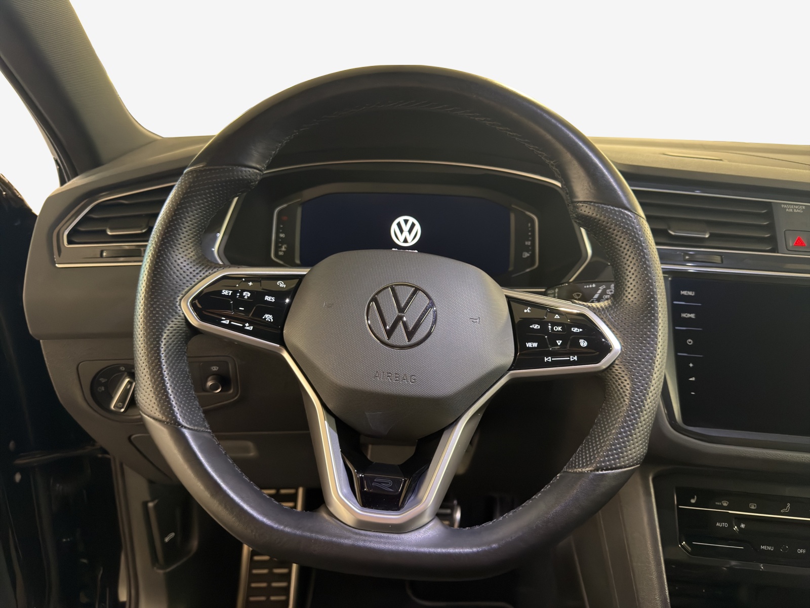 VW Tiguan 2.0TSI R-Line 4Motion DSG-image-9
