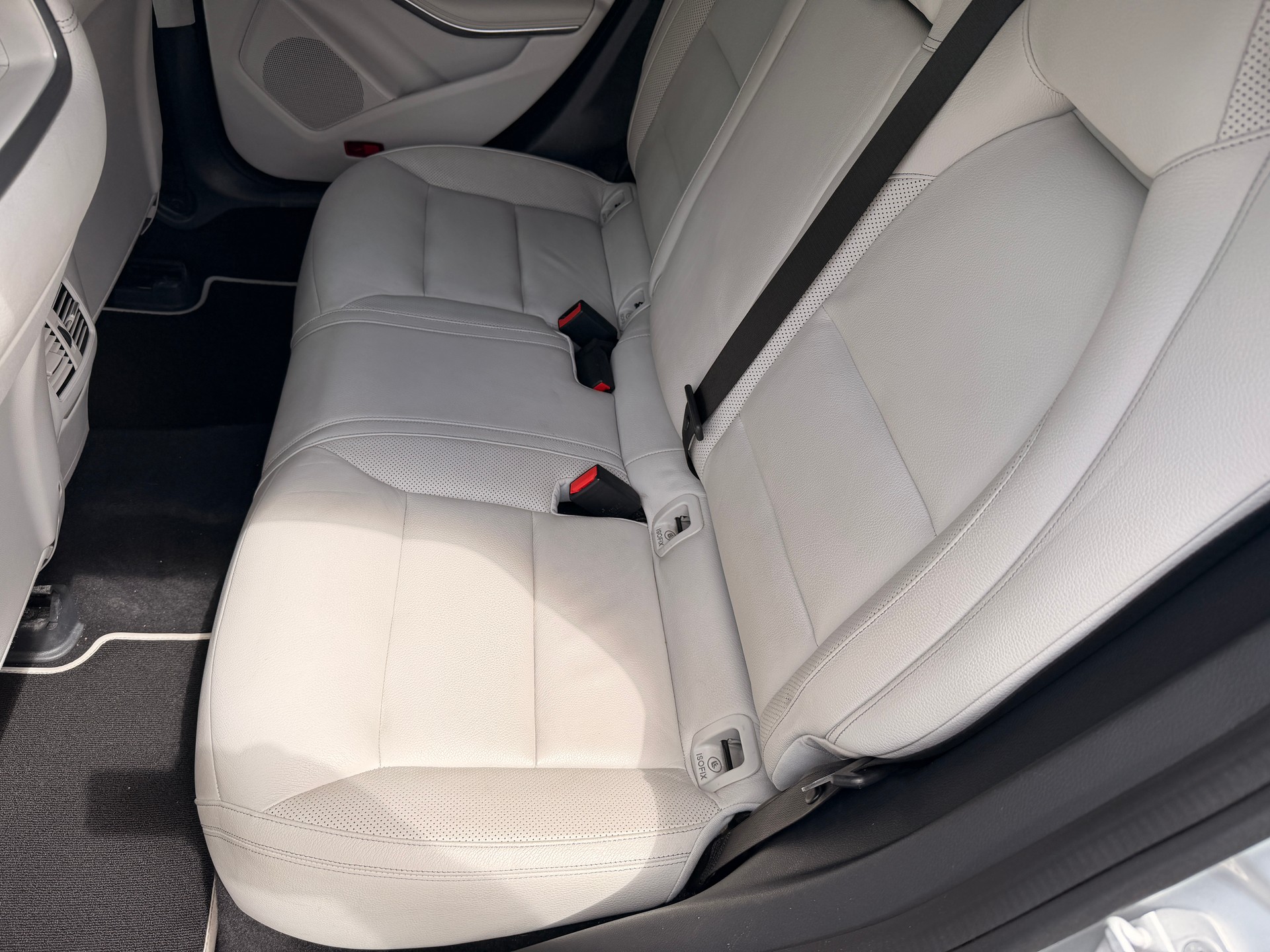MERCEDES-BENZ CLA Shooting Brake 250 AMG Line 7G-DCT 4Matic-image-7