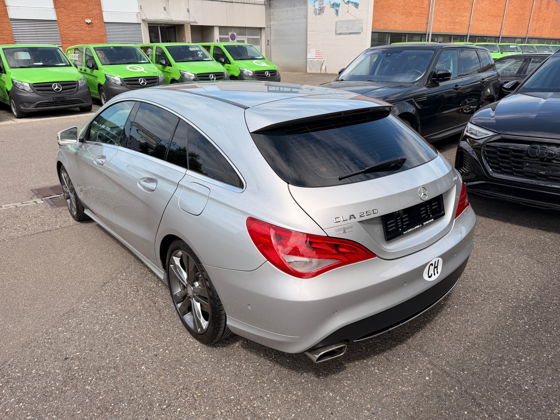 MERCEDES-BENZ CLA Shooting Brake 250 AMG Line 7G-DCT 4Matic-image-2