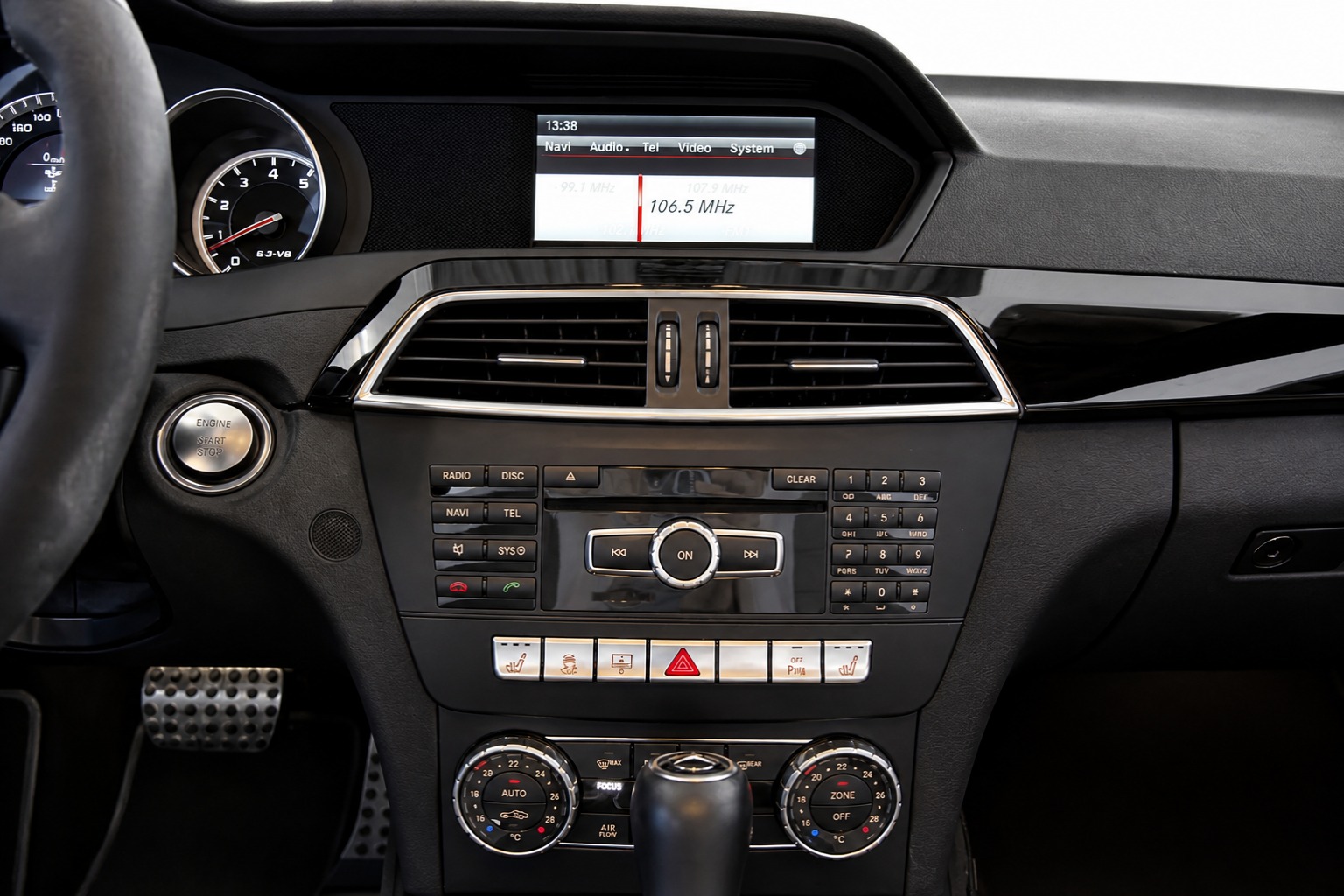 MERCEDES-BENZ C 63 V8 AMG-image-13