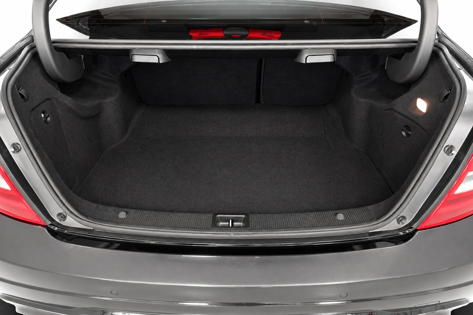 MERCEDES-BENZ C 63 V8 AMG-image-16