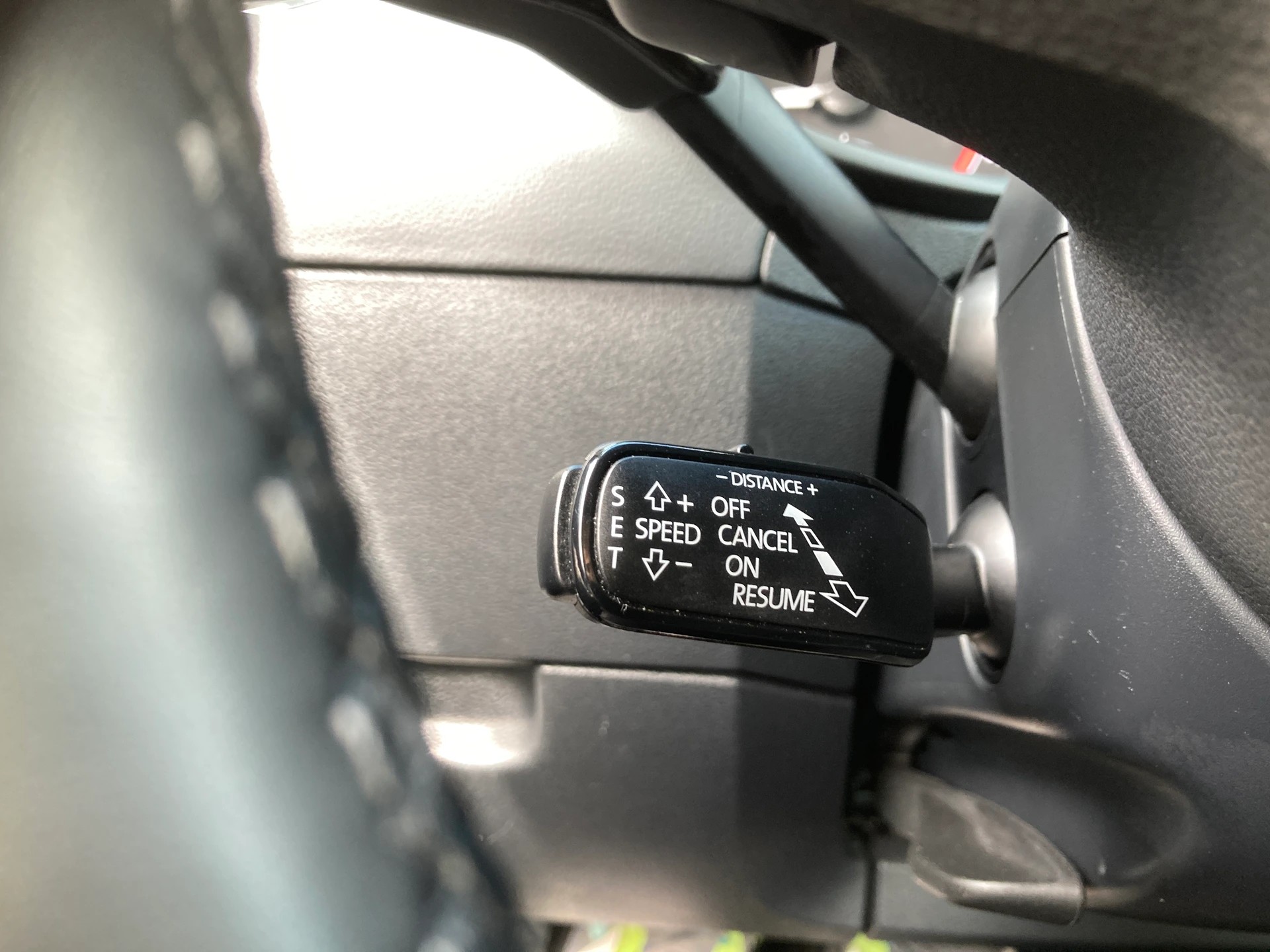 SKODA Octavia Combi 2.0 TDI Ambition 4x4 DSG-image-13