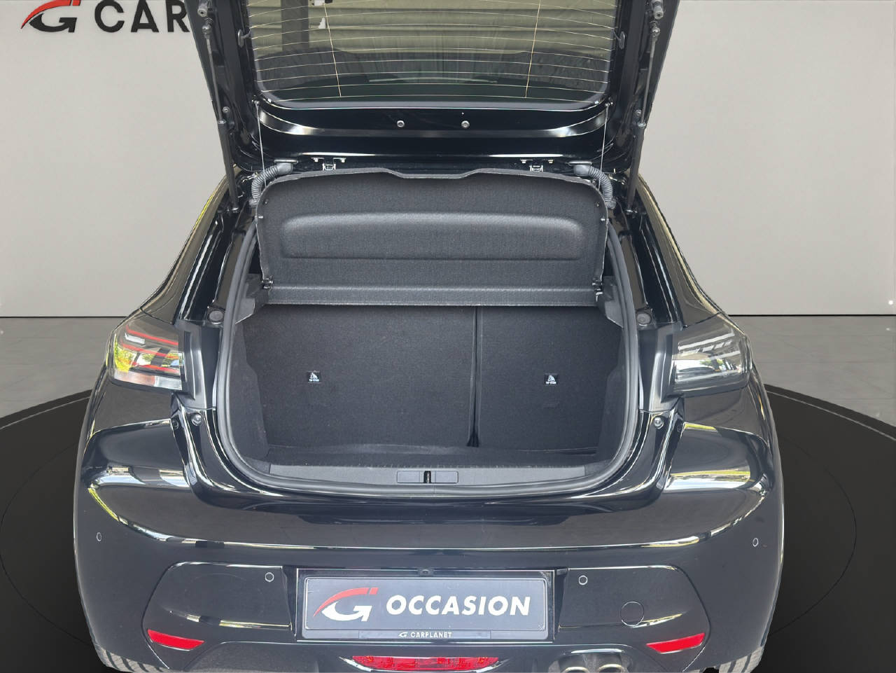 PEUGEOT 208 1.2 Hybrid 145 PS GT-image-18