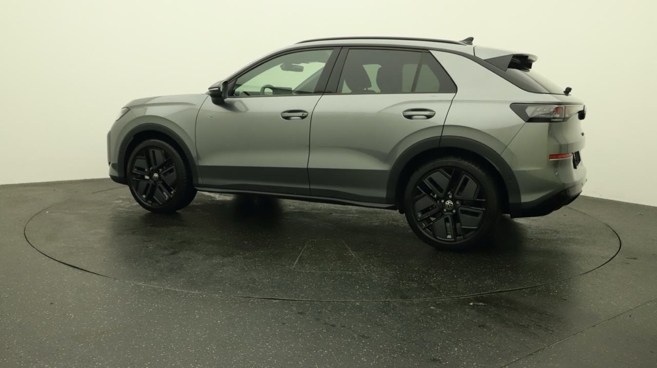 VW T-Roc 1.5 eTSI mHEV R-Line DSG-showroom-element-2