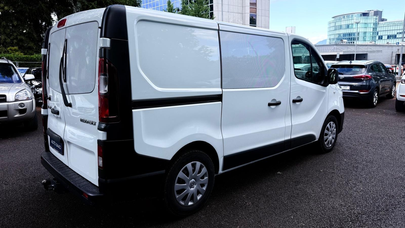 RENAULT Trafic 1.6 dCi 115 2.9t Acces L1H1-image-5