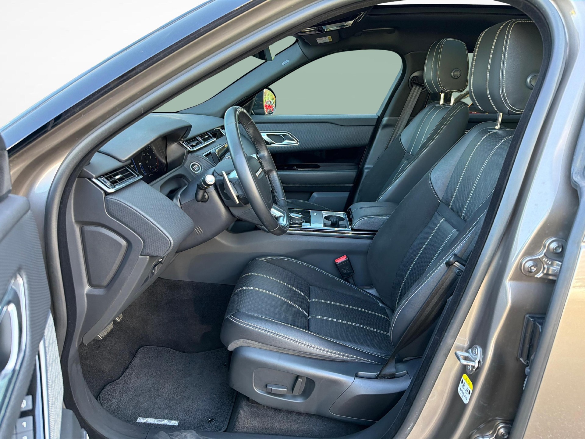 LAND ROVER Range Rover Velar 2.0 T 300 R-Dynamic SE-image-7