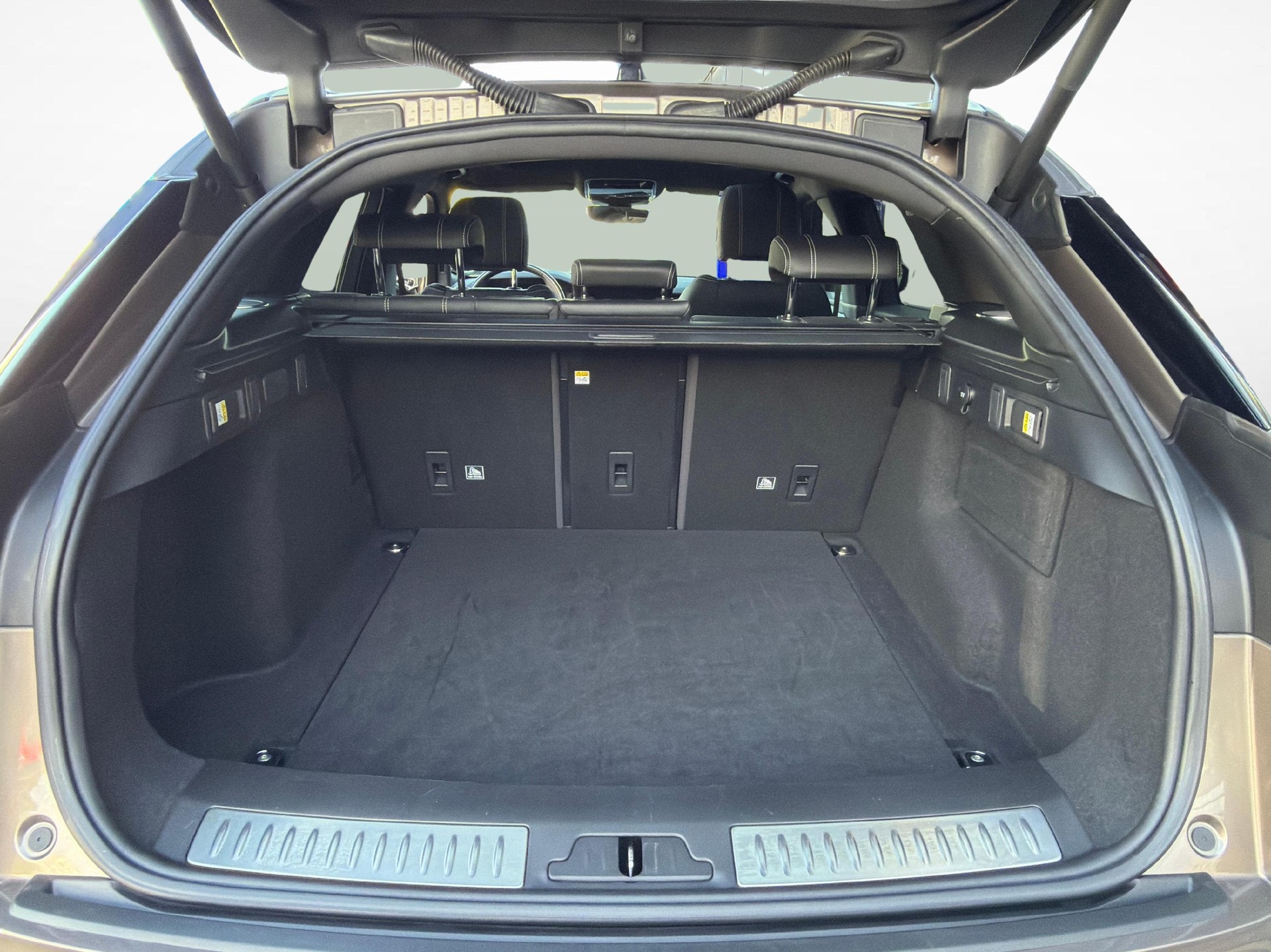 LAND ROVER Range Rover Velar 2.0 T 300 R-Dynamic SE-image-9