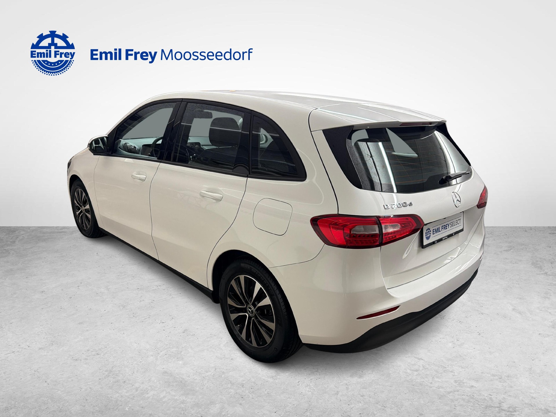 MERCEDES-BENZ B 200 d-showroom-element-2