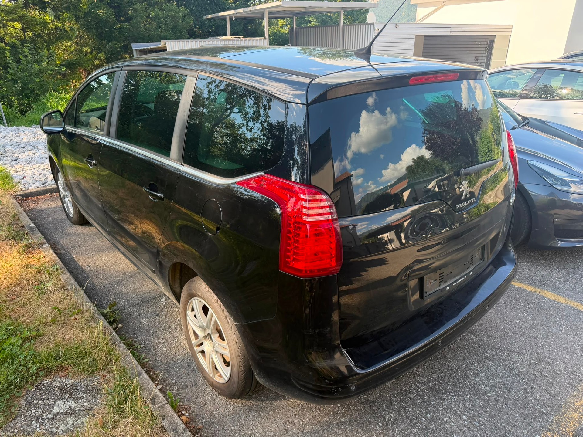 PEUGEOT 5008 2.0 HDI Business-image-2