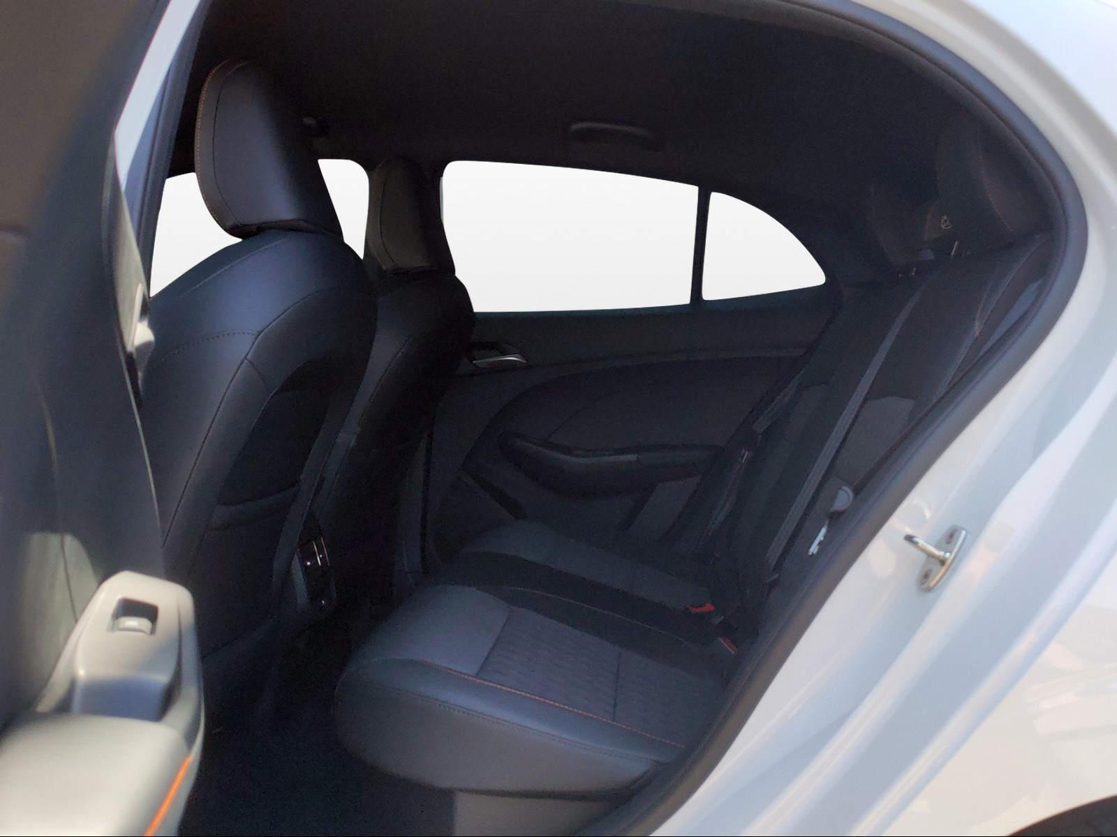 MG 3 1.5 Hybrid Luxury-image-9