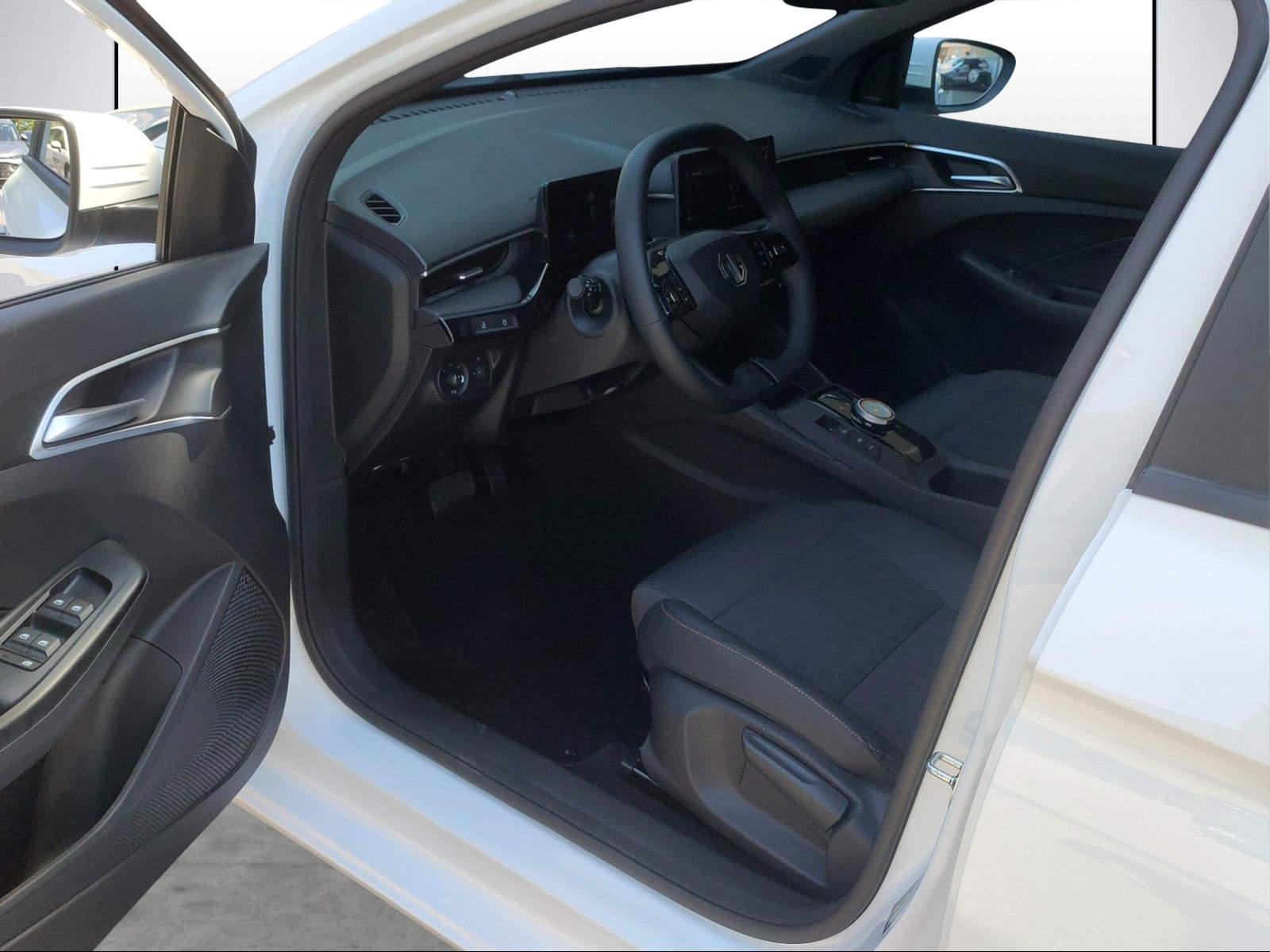 MG 3 1.5 Hybrid Luxury-image-5
