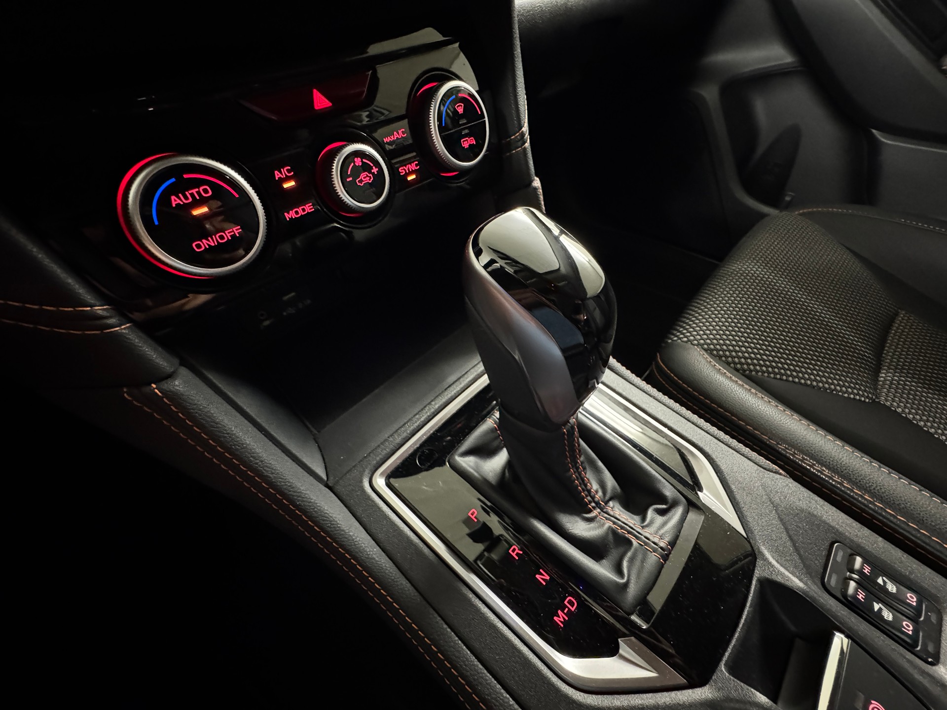 SUBARU 2.0i e-Boxer Swiss Plus-image-16