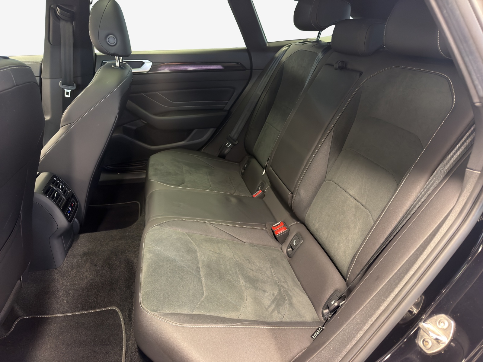 VW Arteon SB 2.0 TDI R-Line 4Motion DSG-image-11