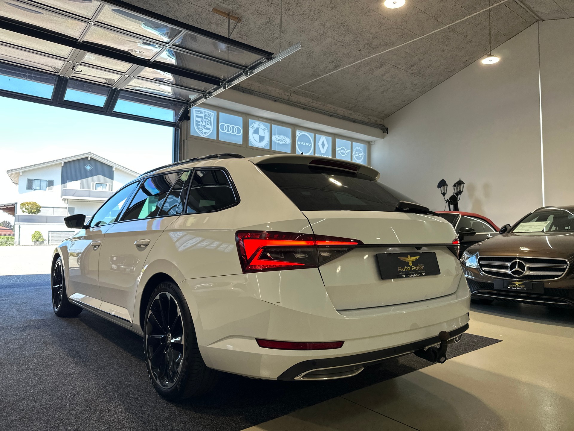 SKODA Superb Combi 2.0 TDi SportLine 4x4 DSG-image-5