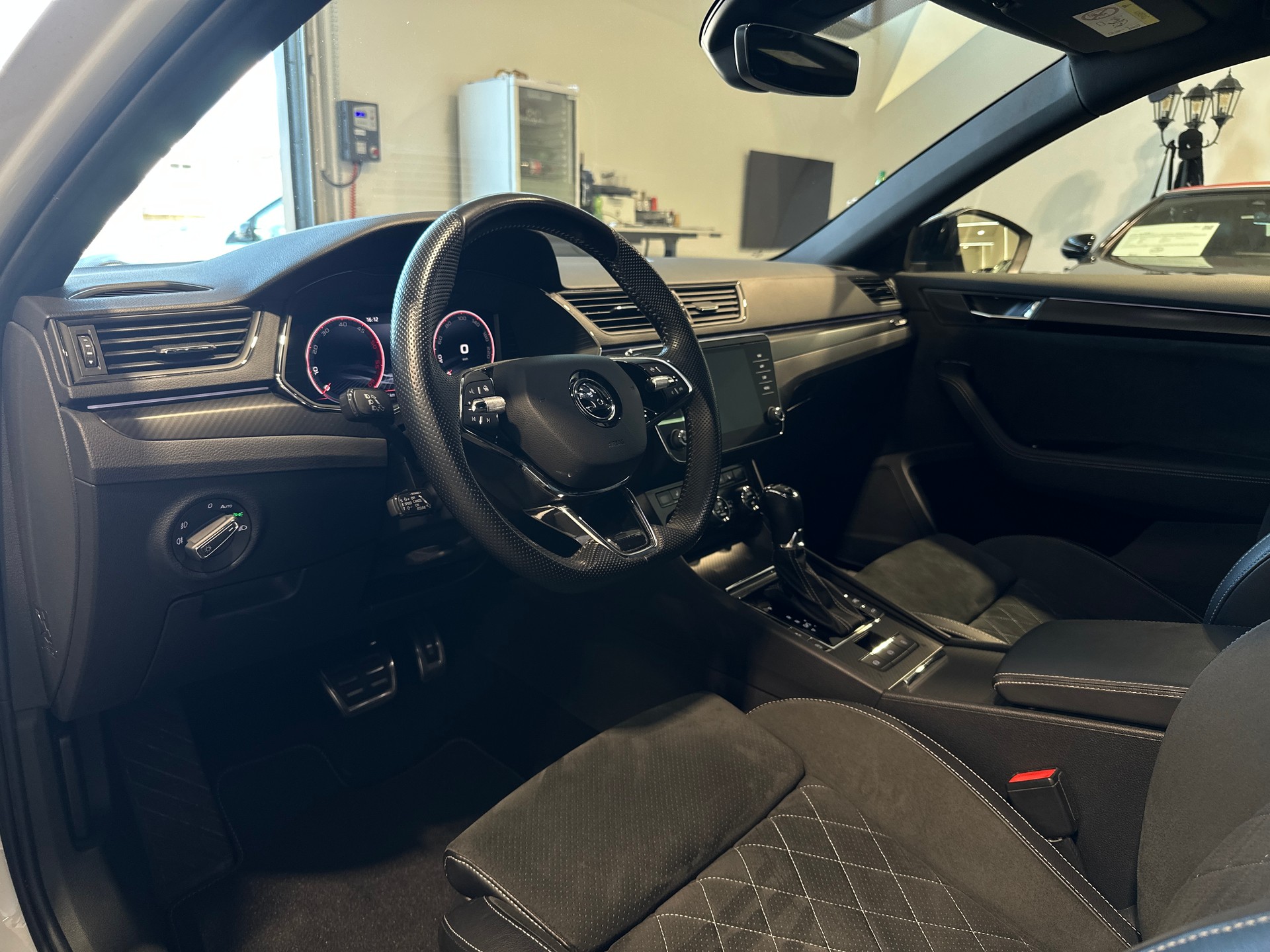 SKODA Superb Combi 2.0 TDi SportLine 4x4 DSG-showroom-element-1