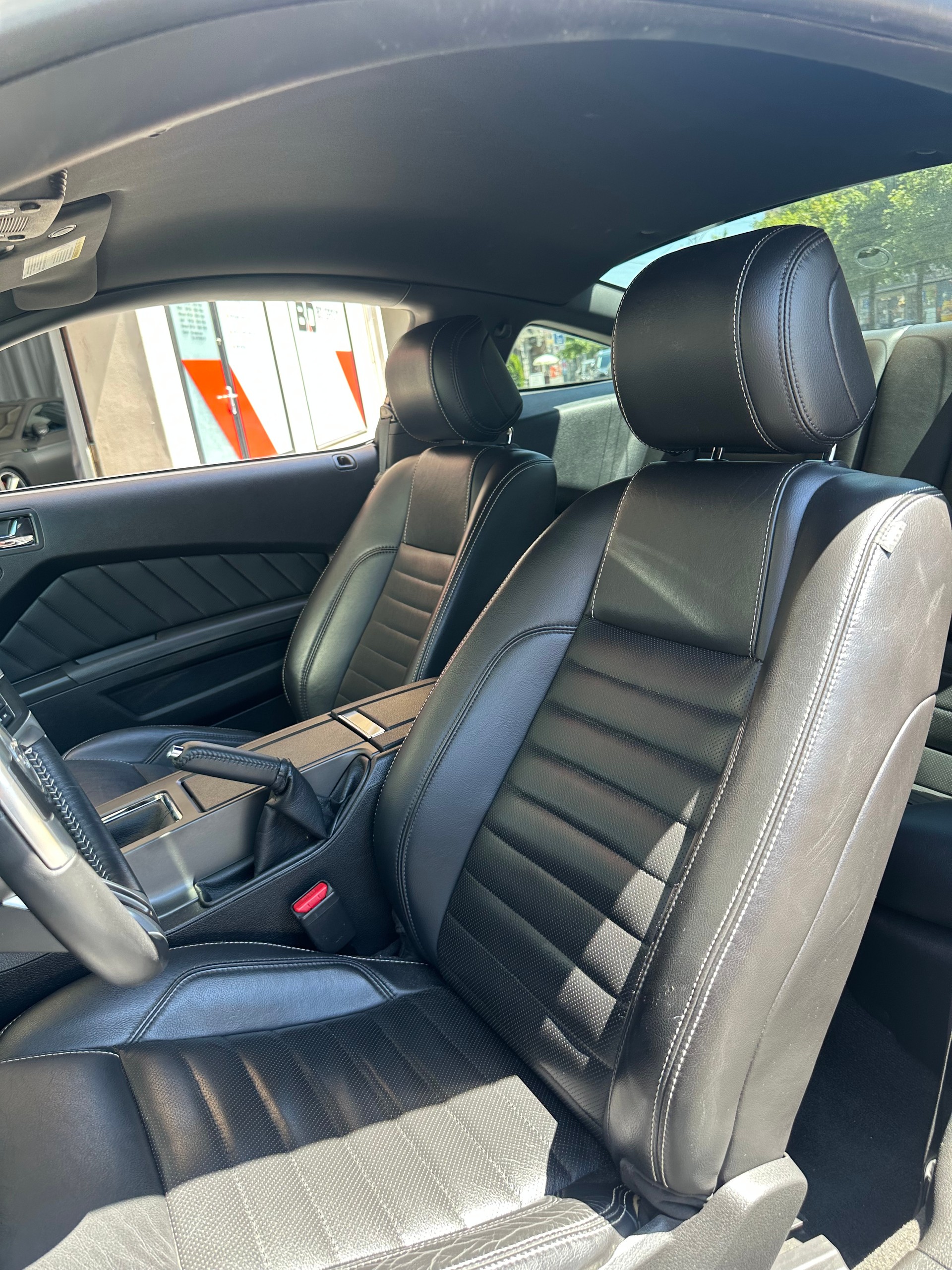 FORD MUSTANG-image-9