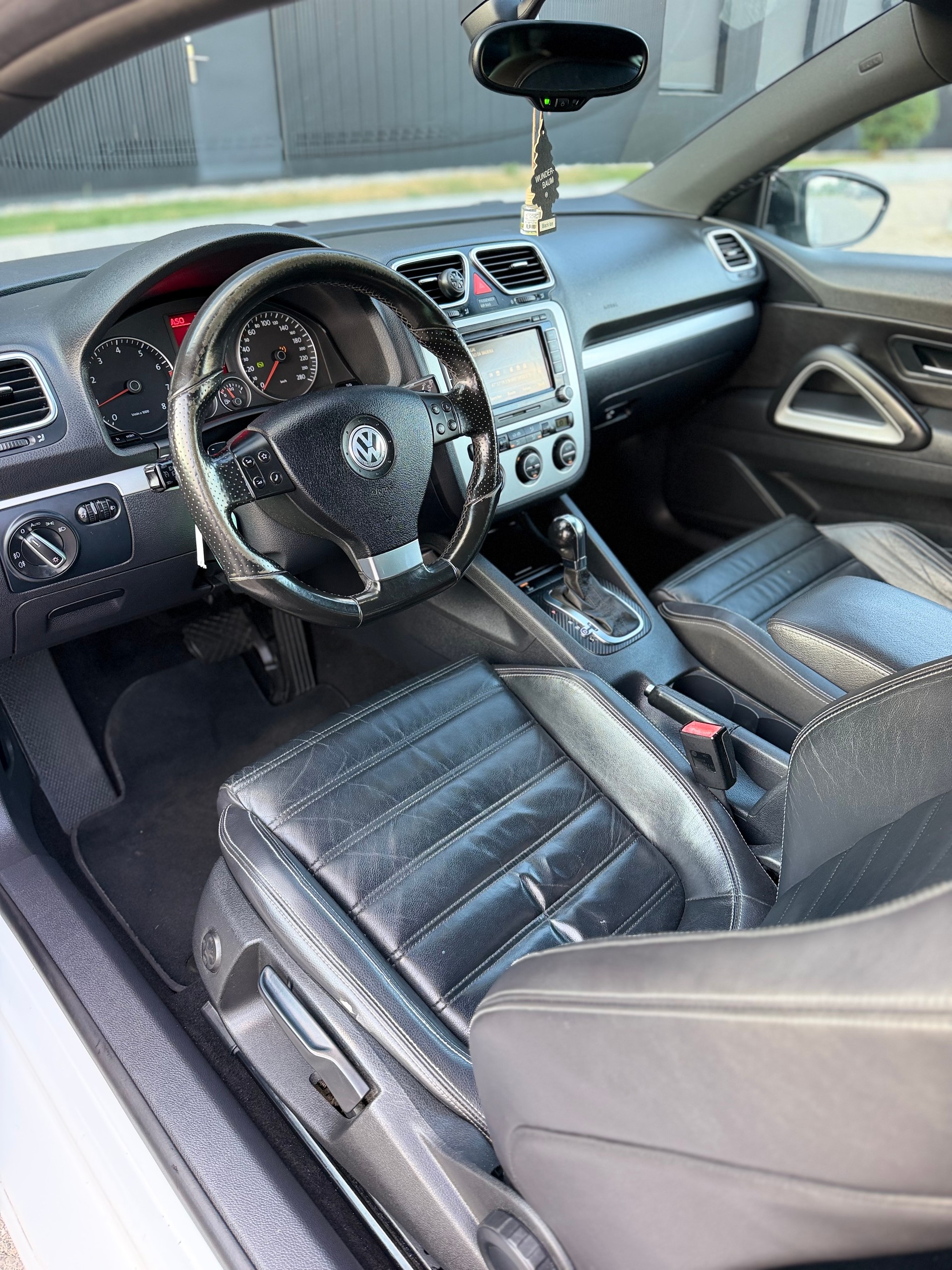 VW Scirocco 2.0 TSI DSG-image-8