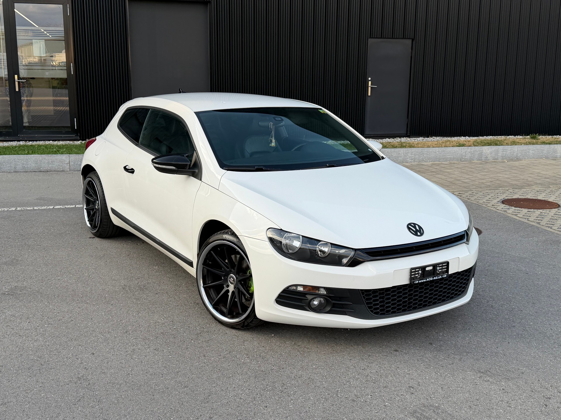 VW Scirocco 2.0 TSI DSG-image-12