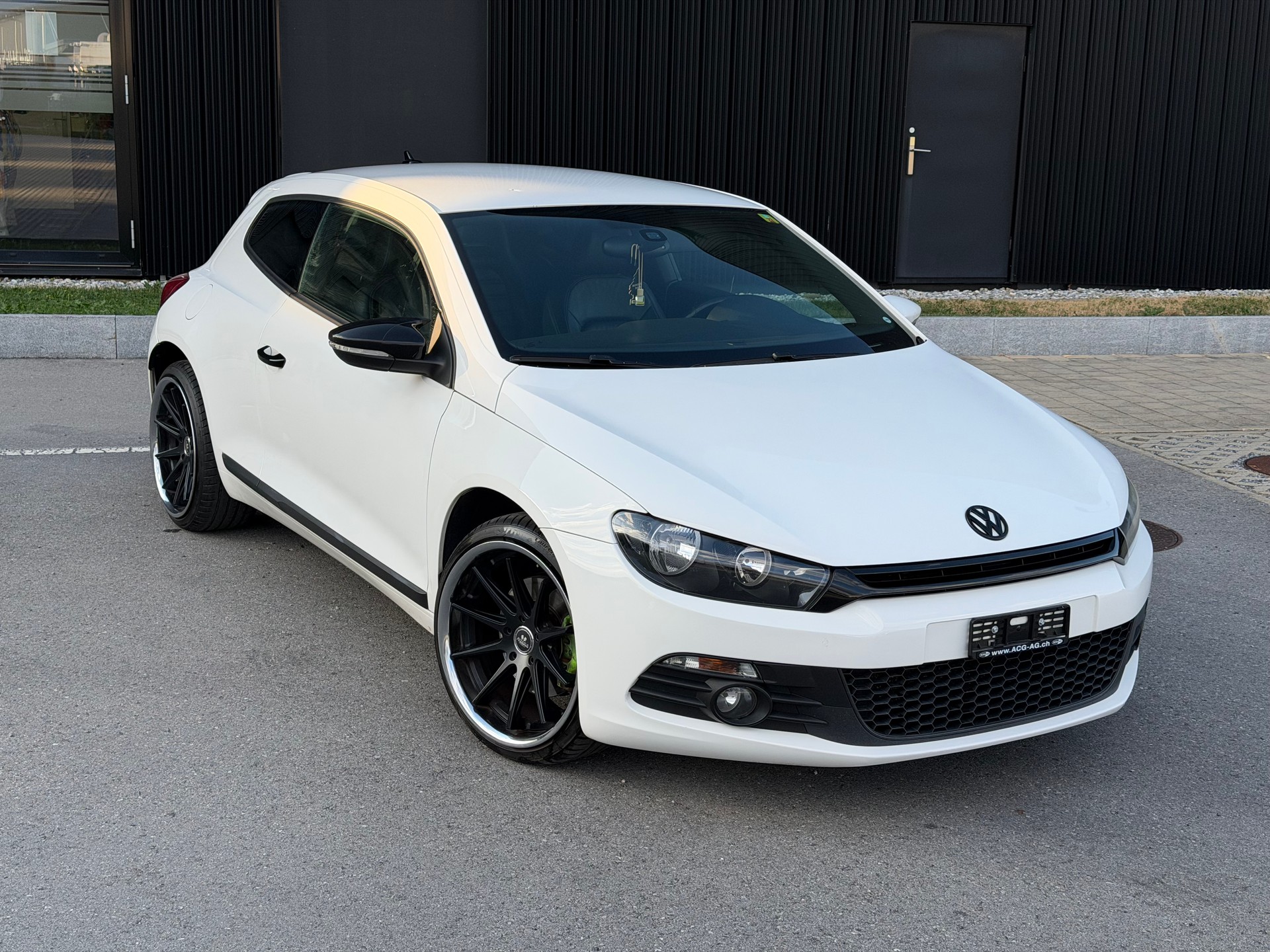 VW Scirocco 2.0 TSI DSG-image-0